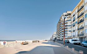 Huswell - Beautiful And Spacious Studio With Side Seaview